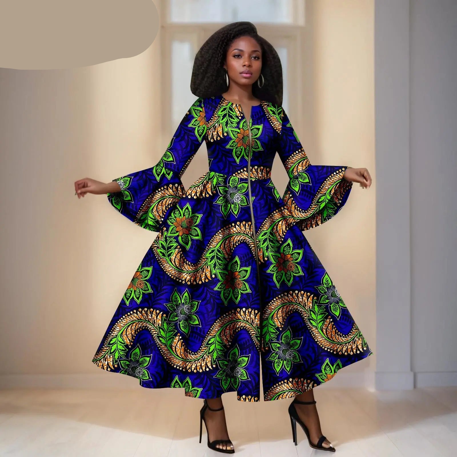 Blauwe Ankara Jurk met Groene en Oranje Bloemen en Lijnen – Wijde Mouwen & Ritsdetail