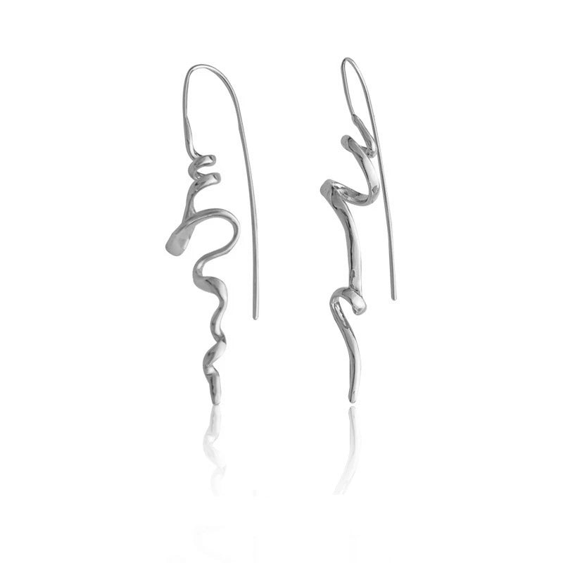 Gouden Flow Oorbellen – Elegante Organische Spiralen