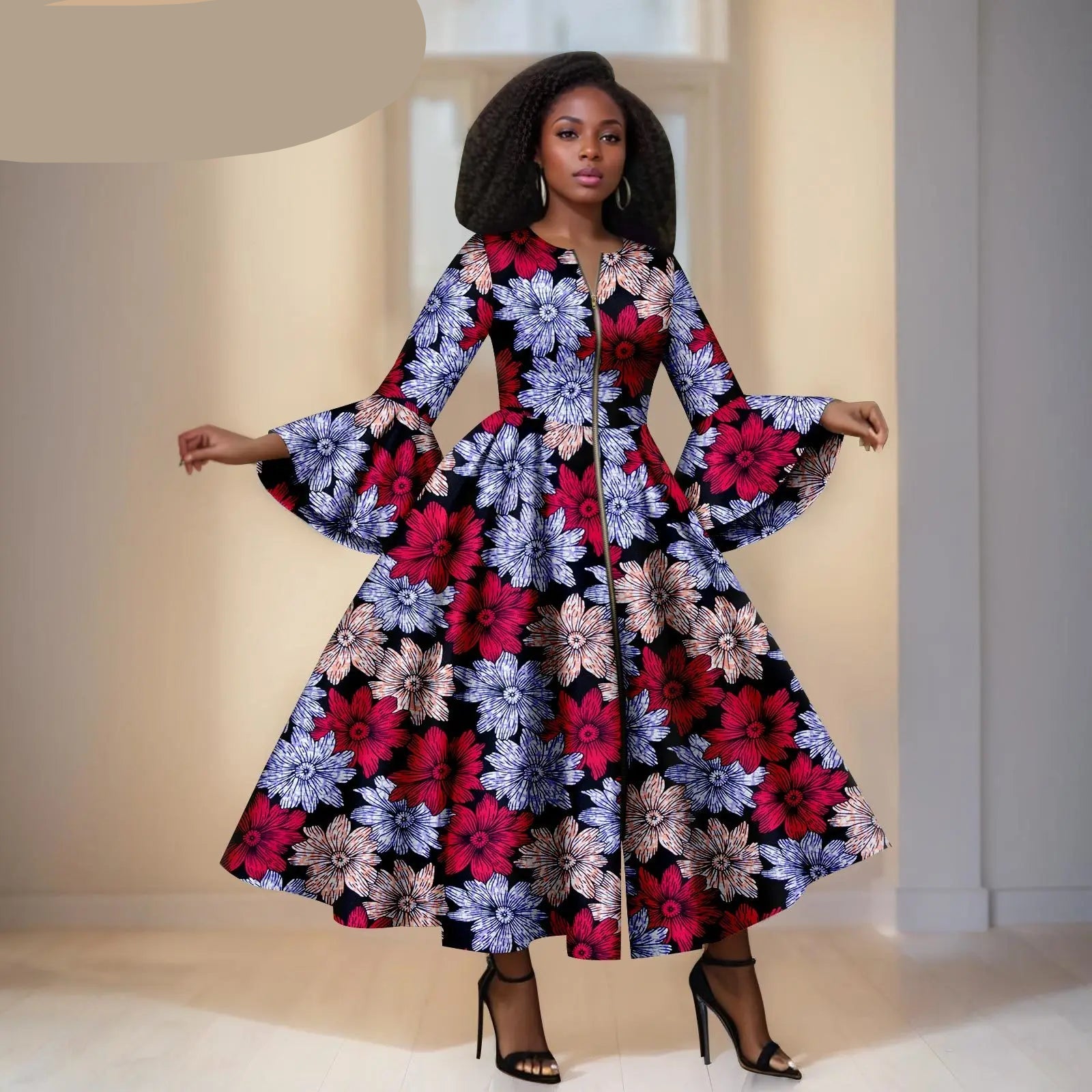 Ankara Jurk in Zwart met Paarse, Rode en Lichtroze Bloemen- Wijden Mauwen & RitsDetails