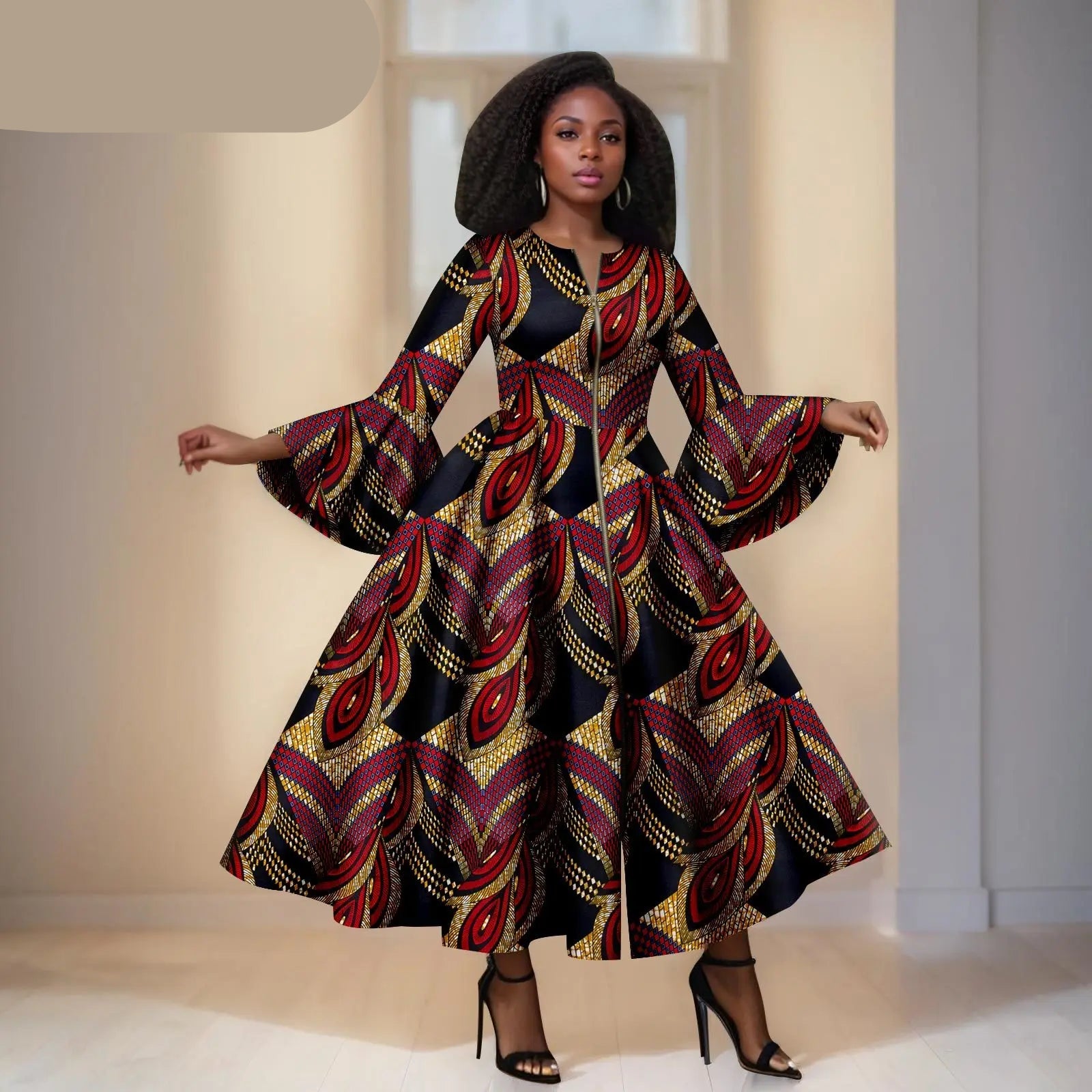 Zwarte Ankara Jurk met Rode, Gouden en Zwarte Details - Wijden Mauwen & RitsDetail