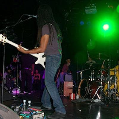 Living Colour in actie. Ik an je vertellen die band "rokt!". Ze spelen meesterlijk goed samen en de energie is onstuitbaar.