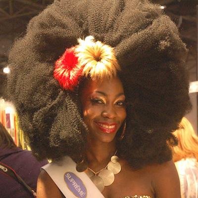 Een van de modellen met weave van Supreme