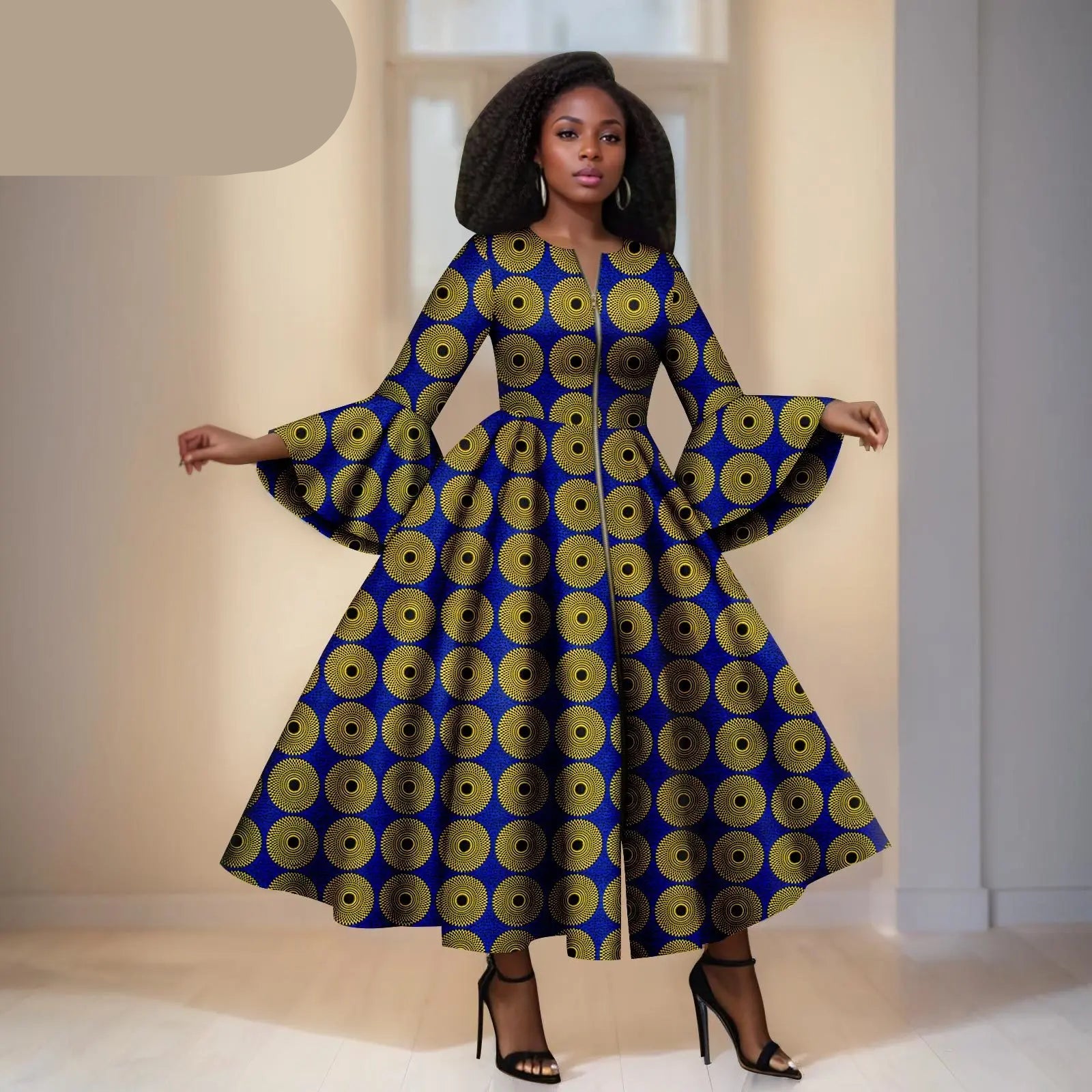 Donkerblauwe Ankara Jurk met Gele Rondjes - Wijden Mauwen en RitsDetail