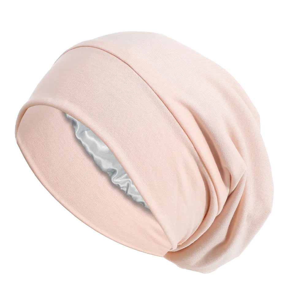 Satijnen Bonnet in Lichtroze met binnenvoering