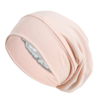 Satijnen Bonnet in Lichtroze met binnenvoering