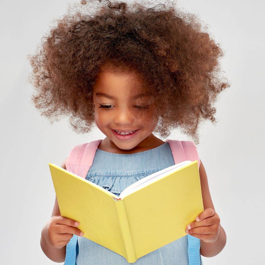 Set of colorful detangling brushes for curly hair. Flexible bristles ensure smooth, breakage-free styling, ideal for 4C and thick hair types.
