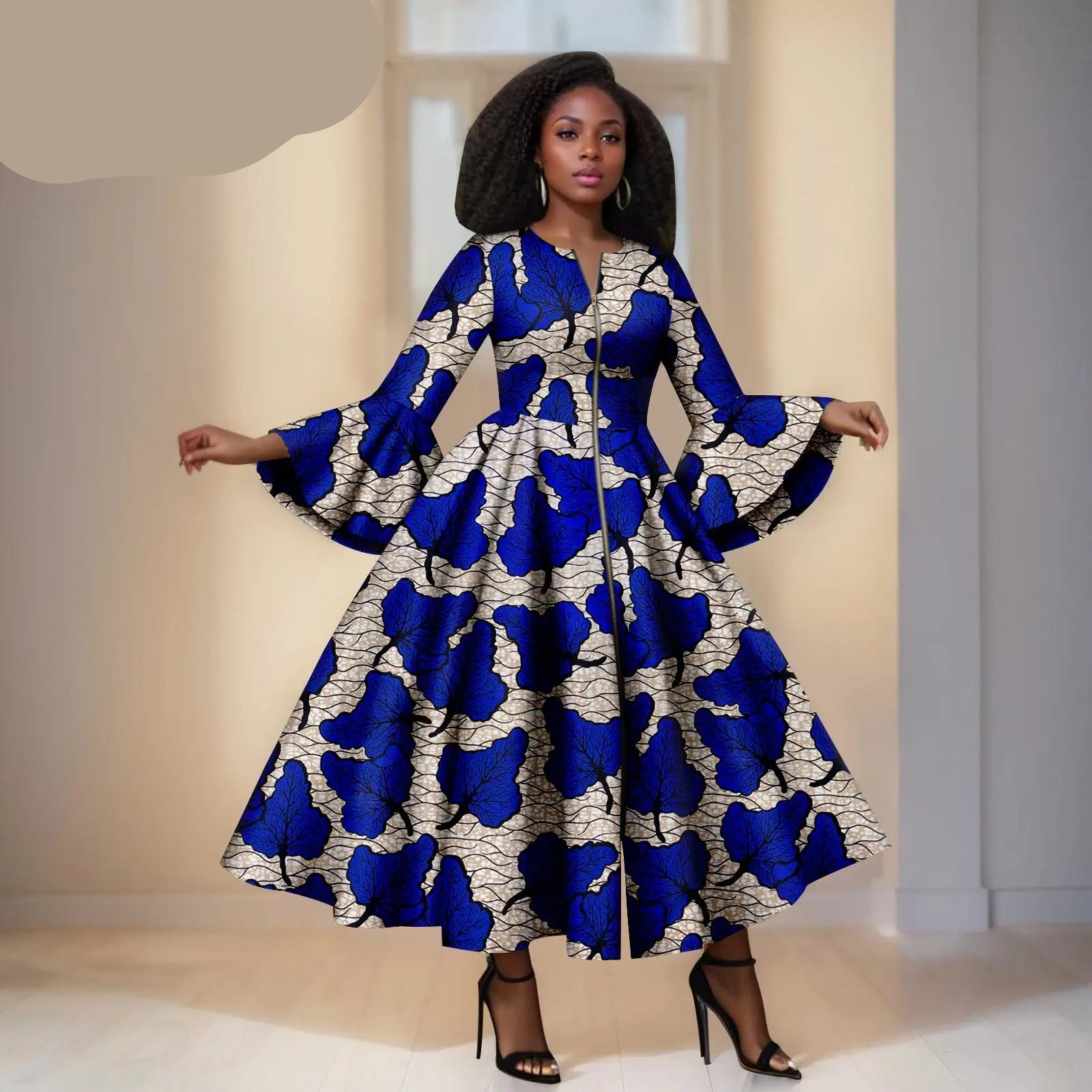 Witte Ankara Jurk met Blauwe Bladvormige Details- Wijden Mauwen &amp; RitsDetail