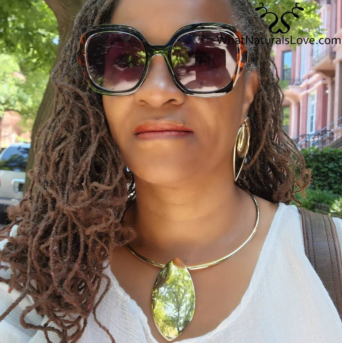 Goudkleurige Choker met Bladvormige Hanger