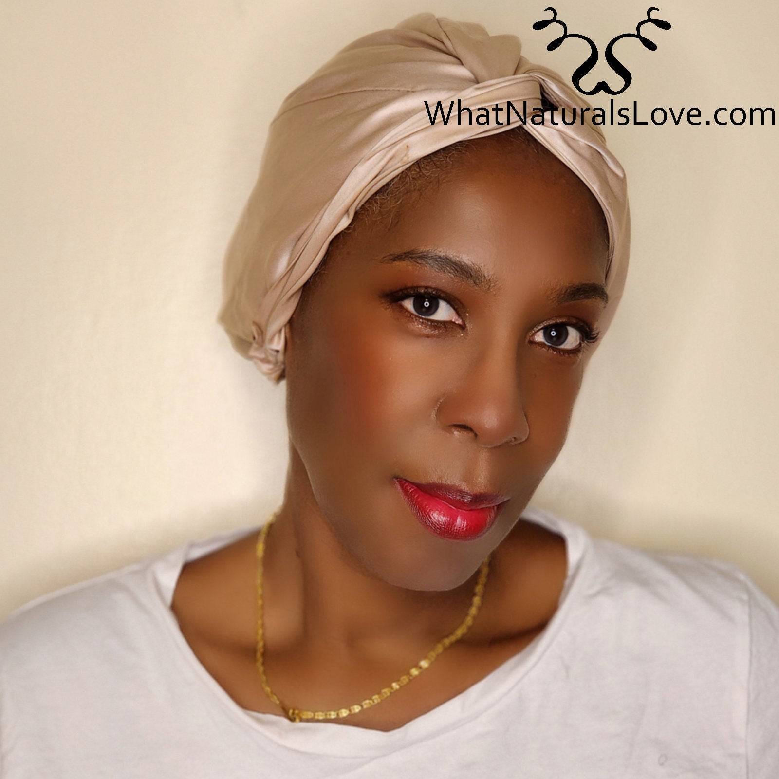 Elegant Silk Bonnet Amara De Luxe in beige, crafted from 100% Mulberry Silk. Ideal for protecting locs and natural hair while sleeping.